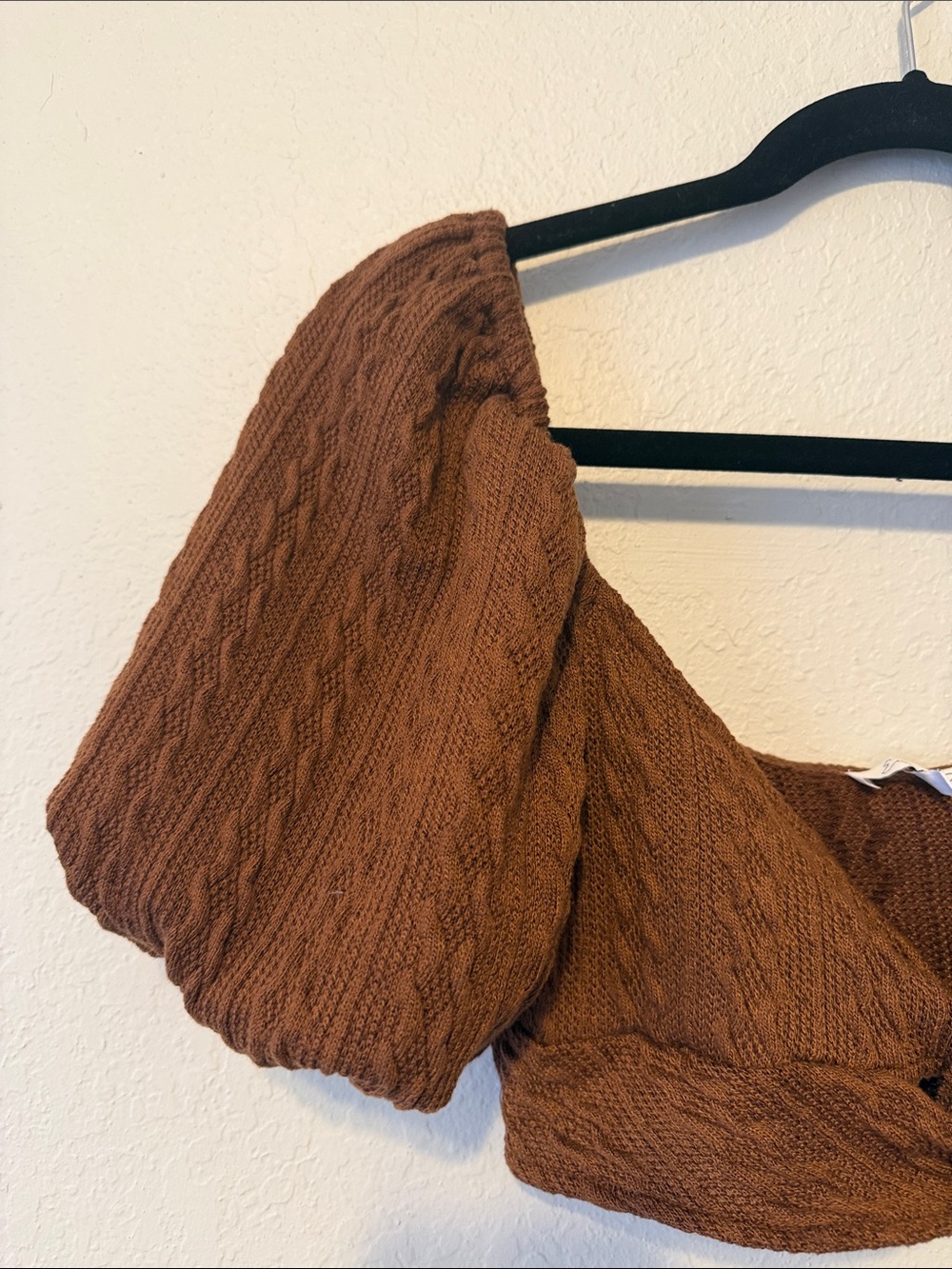 emory park Chocolate Brown Twist Front Puff Sleeve Crop Top - Picture 3 of 7